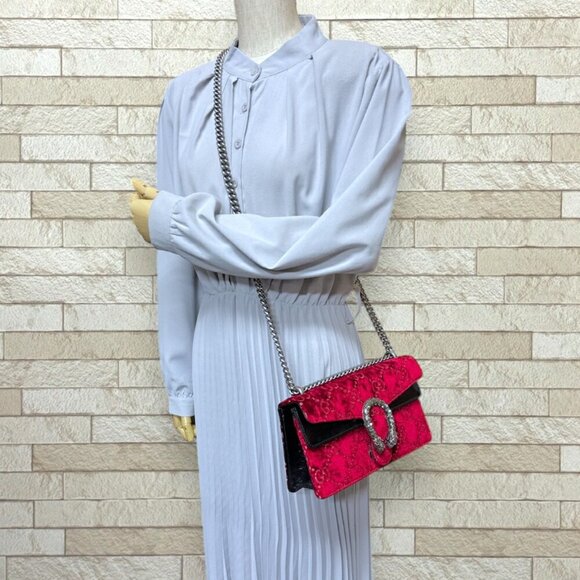 GUCCI Black Shoulder Bag - Picture 2 of 9